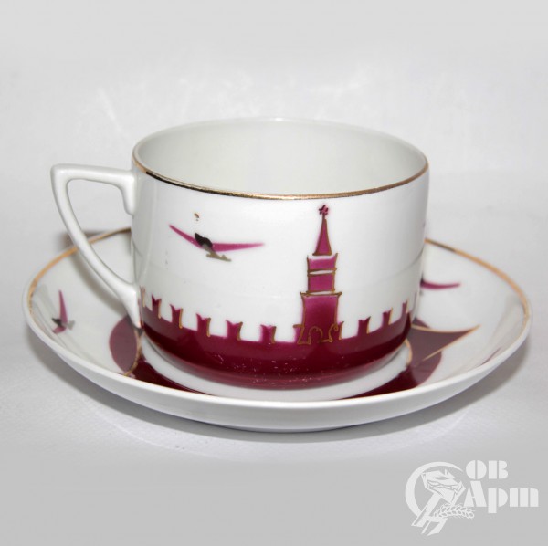 Чайная пара из сервиза "Воздушный парад на Красной площади"