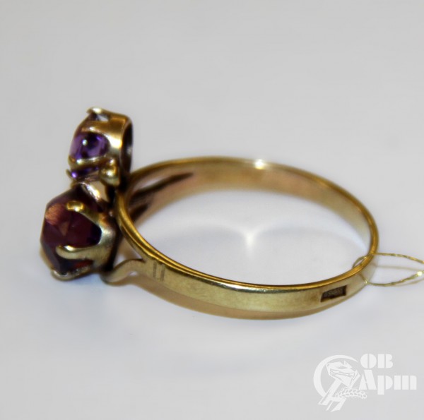 Кольцо с аметистом и ювелирным стеклом