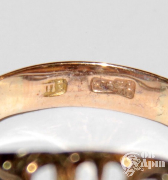 Кольцо с бриллиантами и природным сапфиром