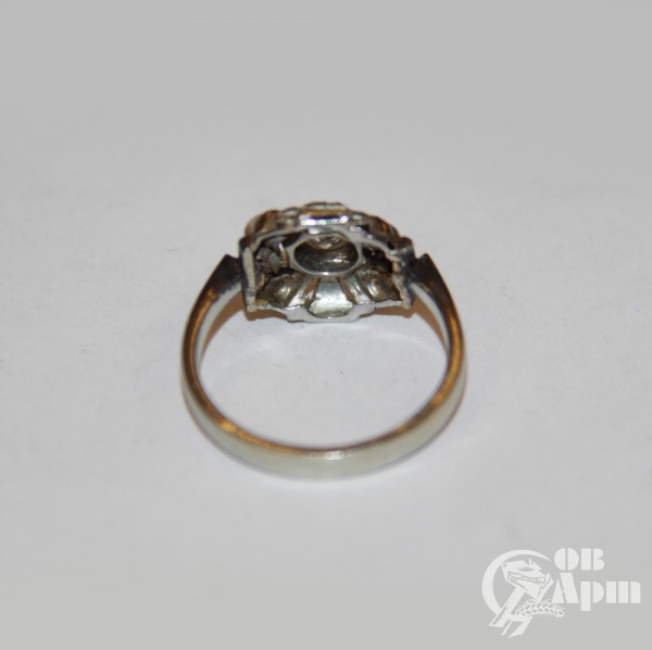 Кольцо с бриллиантом в стиле ар-деко