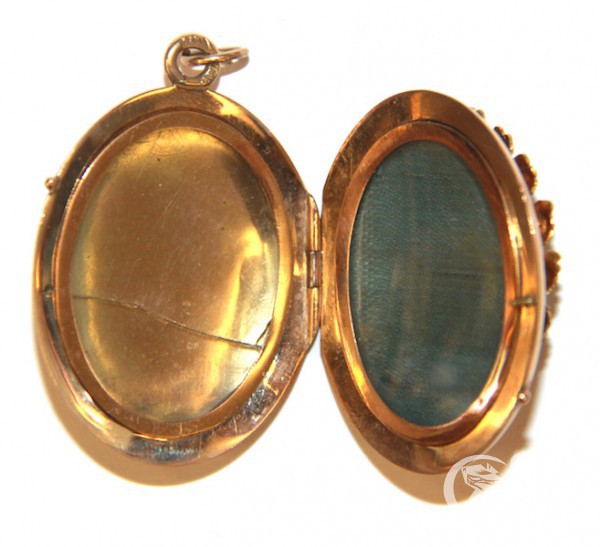 Медальон на цепи с бирюзой и жемчугом