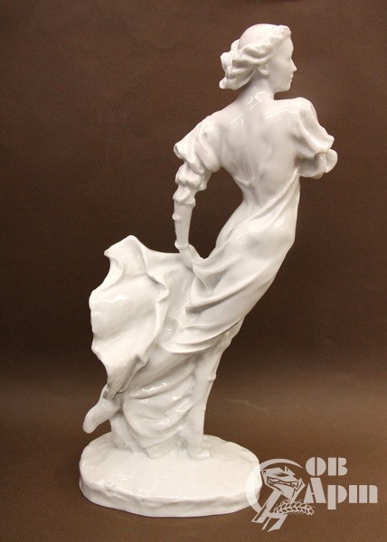 Скульптура "Г.С.Уланова в партии Джульетты в балете "Ромео и Джульетта"