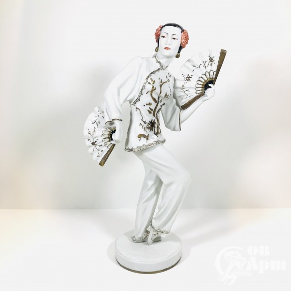Скульптура " Г.Уланова в партии Тао Хоа" (балет Глиэра "Красный мак" )