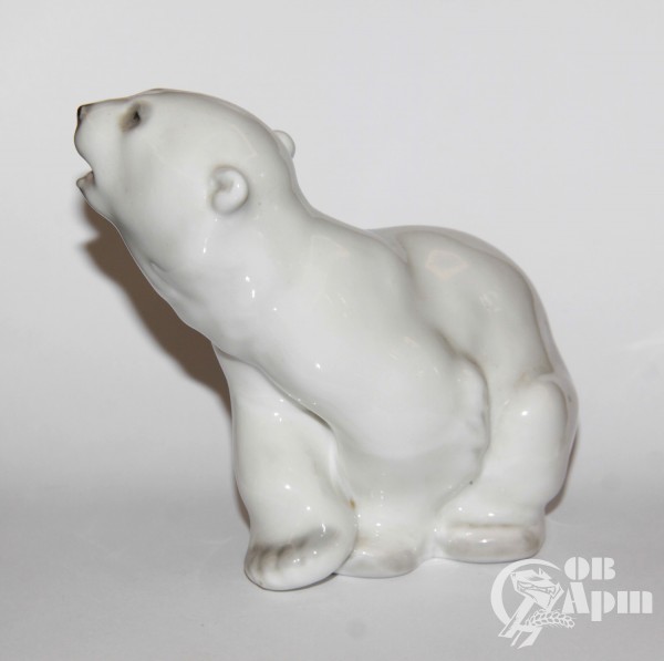 Скульптура "Медведь белый"