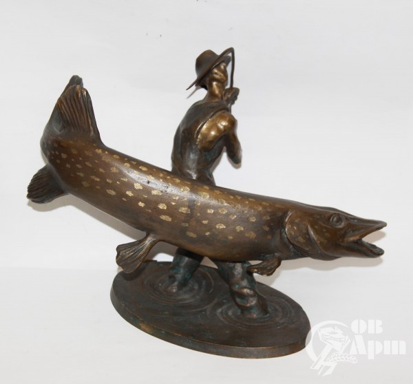 Скульптура "Рыбак"