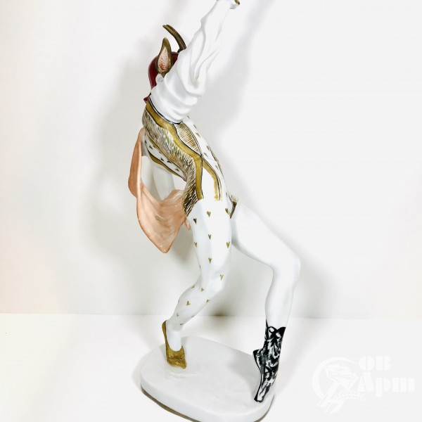 Скульптура "Шут". Артист Г. Ф.Соловьев в балете "Лебединое озеро"