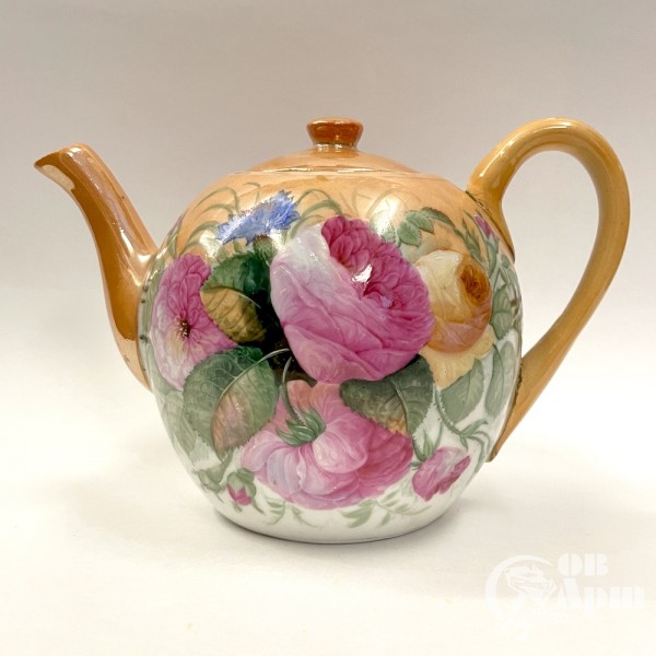 Чайник с изображением цветов