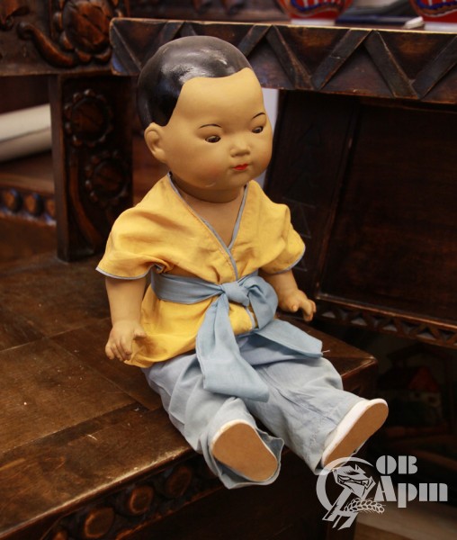 Детская игрушка-кукла "Мальчик-азиат"