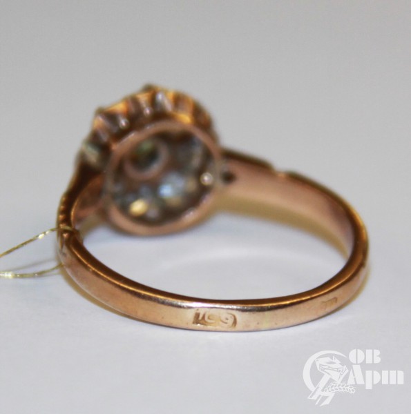 Кольцо с бриллиантами и демантоидом