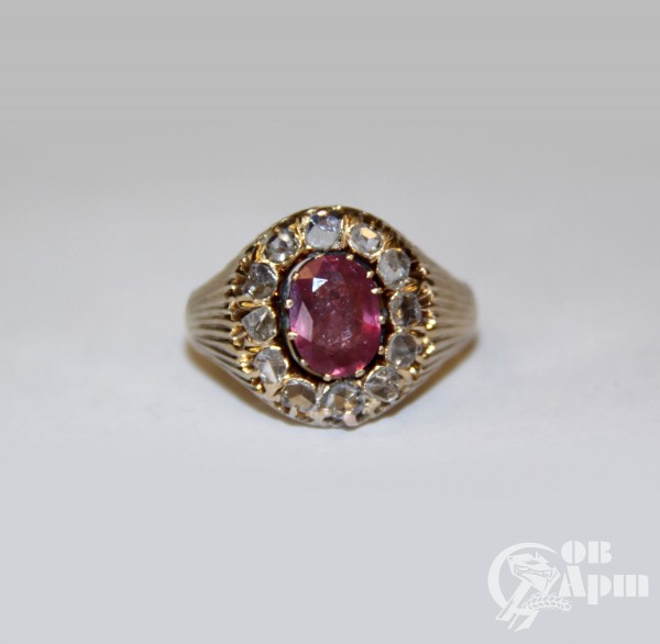 Кольцо "Малинка" с алмазами и рубином