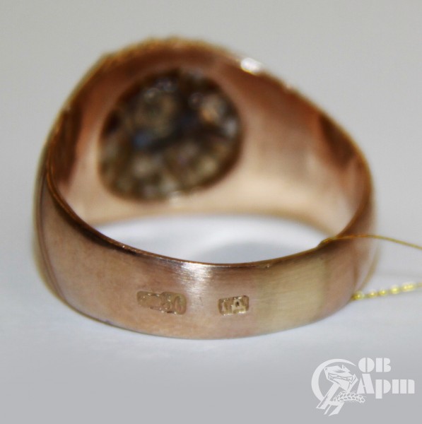 Кольцо "Малинка" с бриллиантами и сапфиром
