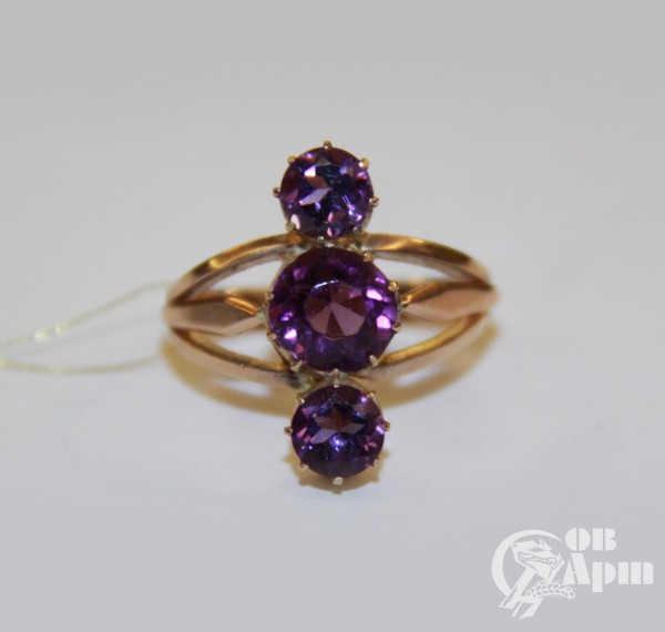 Кольцо с аметистами и фиолетовым стеклом