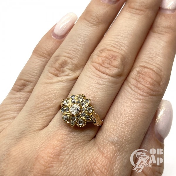 Кольцо с бриллиантами и алмазами