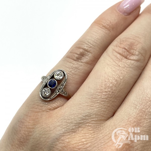 Кольцо с бриллиантами и сапфирами
