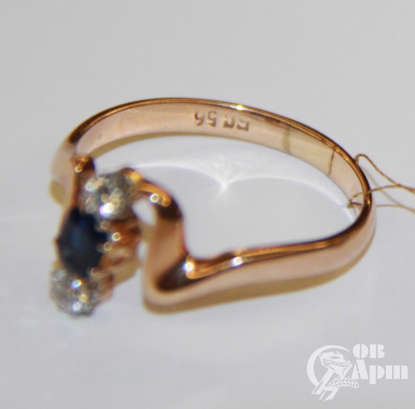 Кольцо с бриллиантами и сапфиром