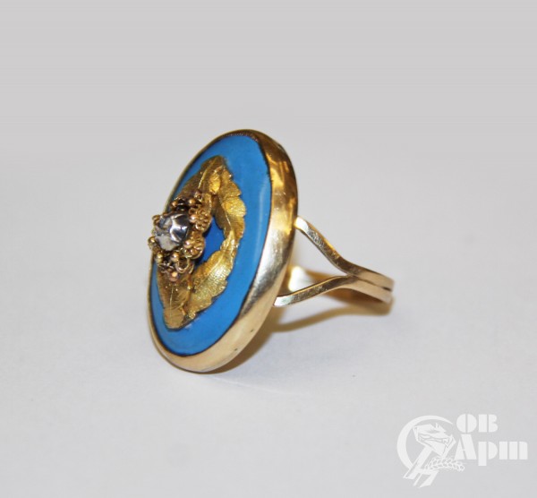 Кольцо с голубой эмалью и алмазом