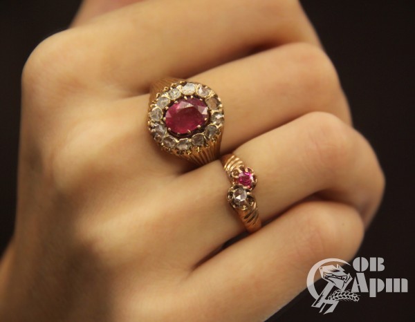 Кольцо с рубином и алмазом