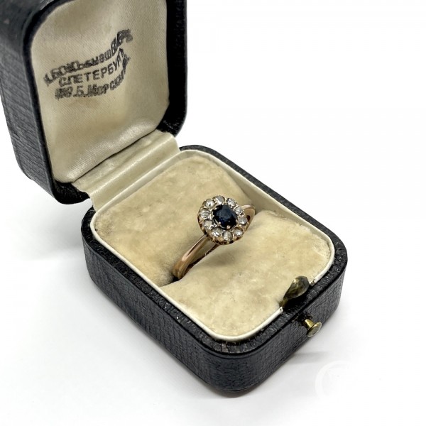 Кольцо с сапфиром и алмазами