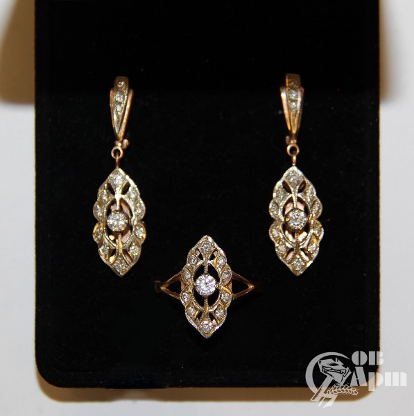 Комплект: серьги и кольцо c бриллиантами #5846 за 100000 рублей — «СОВ-АРТ»