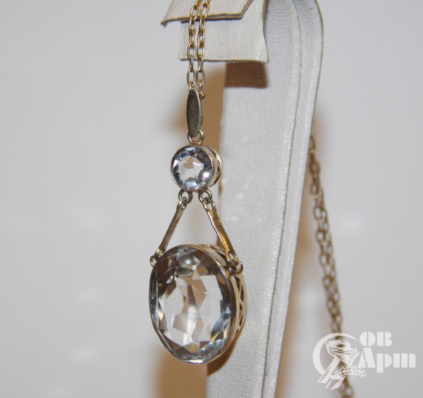 Серебряная подвеска с горным хрусталем - уникальное украшение для стильных женщин