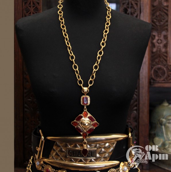 Подвеска в византийском стиле CHANEL
