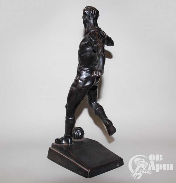 Скульптура "Футболист"
