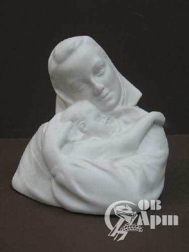 Скульптура "Материнство"