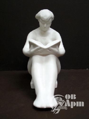 Скульптура "Обнаженная с книгой"