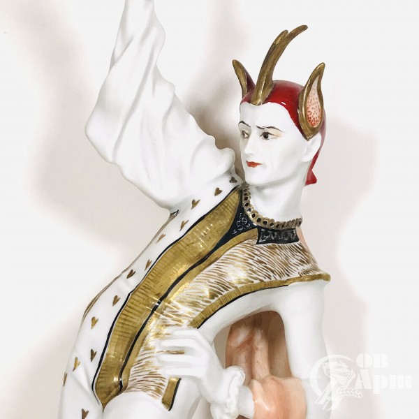 Скульптура "Шут". Артист Г. Ф.Соловьев в балете "Лебединое озеро"