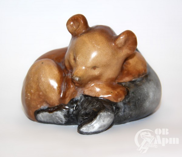 Скульптура "Спящие медвежата"
