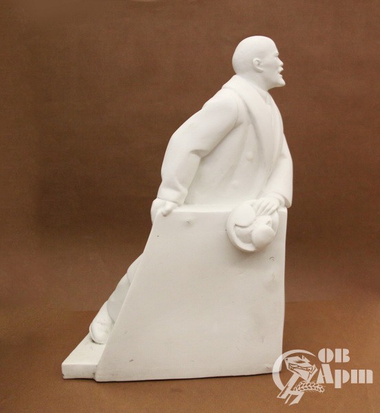 Скульптура "В.И. Ленин на трибуне"