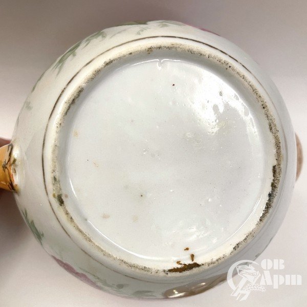 Чайник с изображением цветов