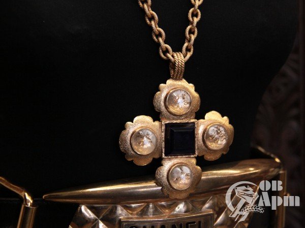 Подвеска "Крест" CHANEL