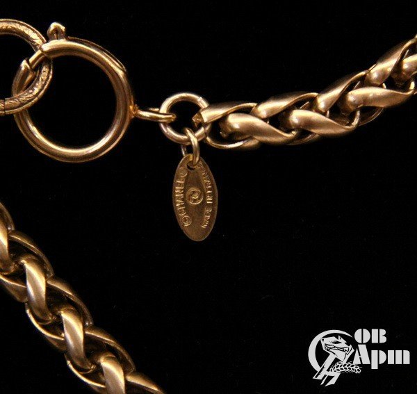 Цепь CHANEL с крупной подвеской с цветным Gripoix Цепь CHANEL с крупной подвеской с цветным Gripoix